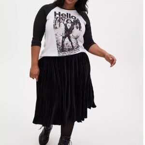 725-24 Torrid Black Velvet Pleated elastic waist Midi Skirt Size 2 18/20